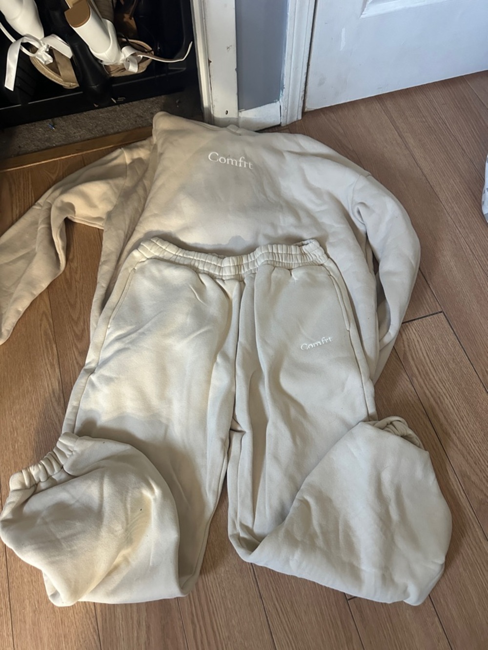 Comfit Beige Cozy Sweatshirt & Joggers Set